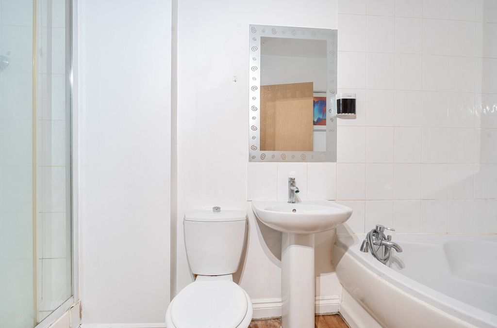 Additional image 7 of 1 bed flat for saleKingston Road, Portsmouth, Hampshire PO2