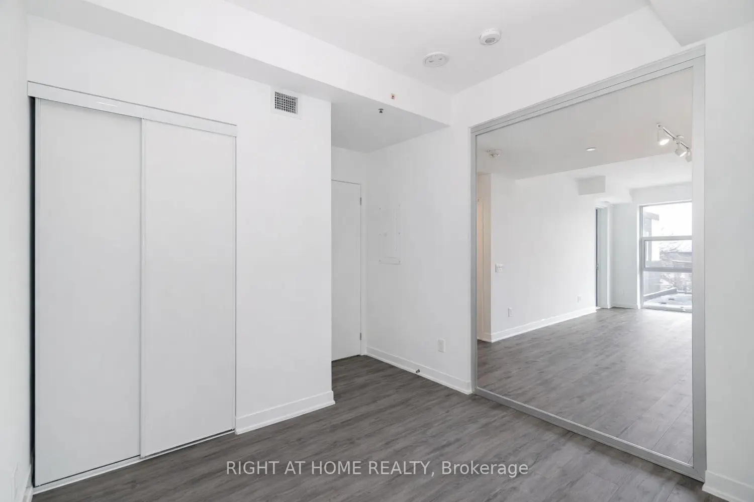 Additional image 11 of 1787 St Clair Avenue 418