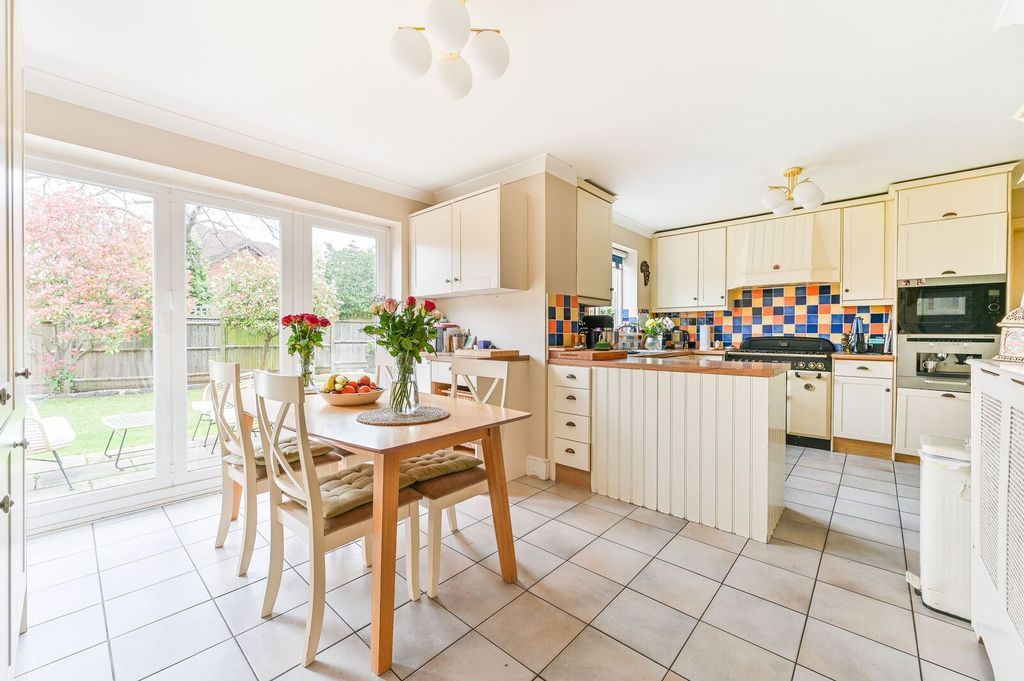 Additional image 4 of 5 bed detached house for saleRoyal Avenue, New Malden, Worcester Park KT4