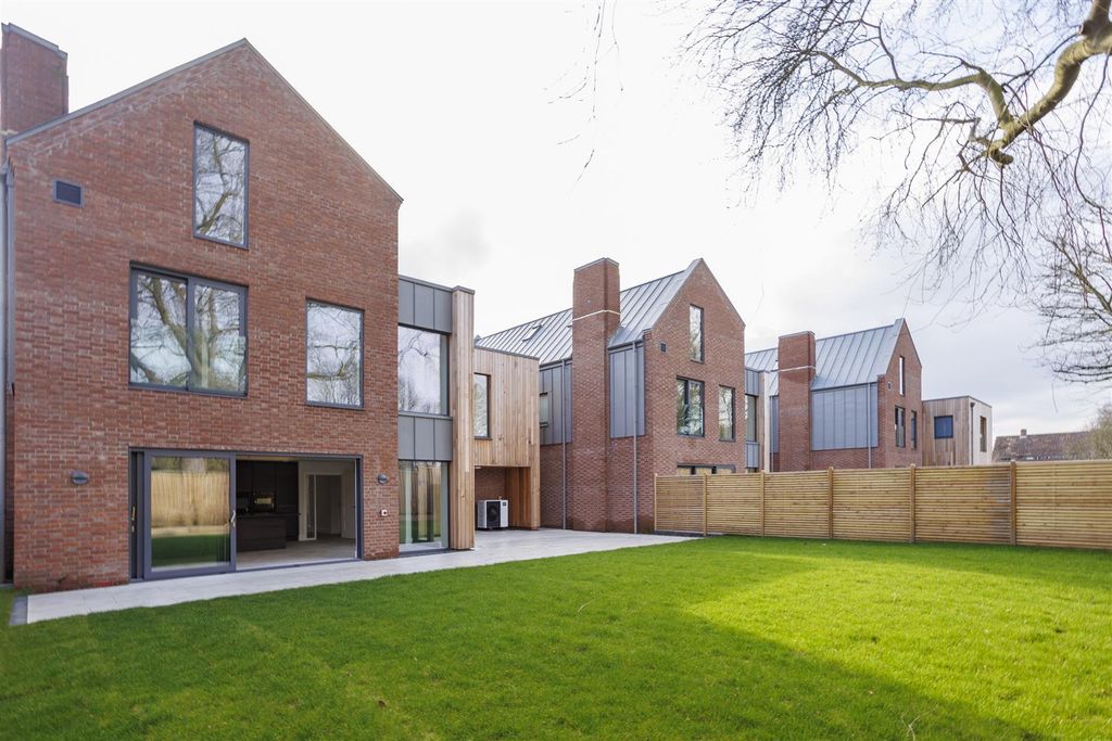 Additional image 32 of 4 bed detached house for saleFulford Road, York YO10