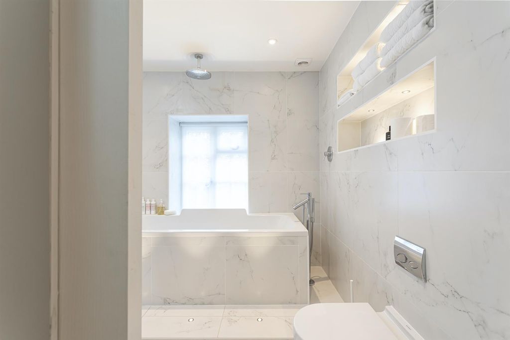 Additional image 29 of 4 bed property for saleLavershot Hall, Windlesham GU20