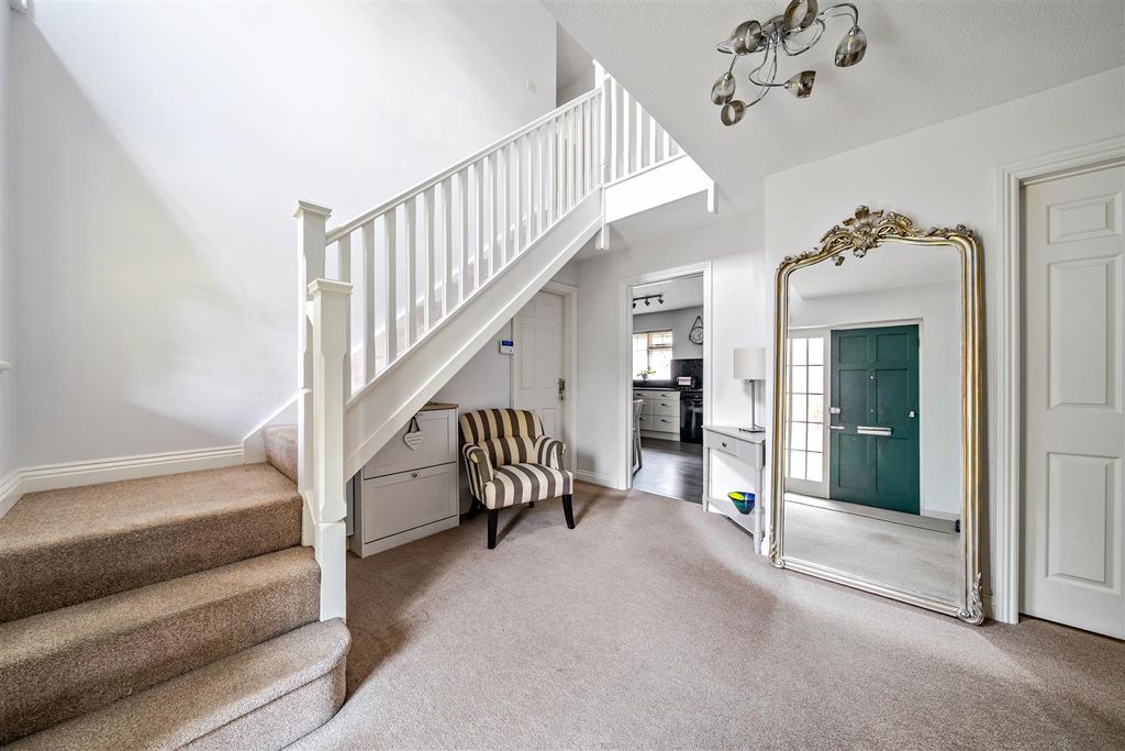 Additional image 9 of 4 bed detached house for saleCarrick Lane, Yateley, Hampshire GU46