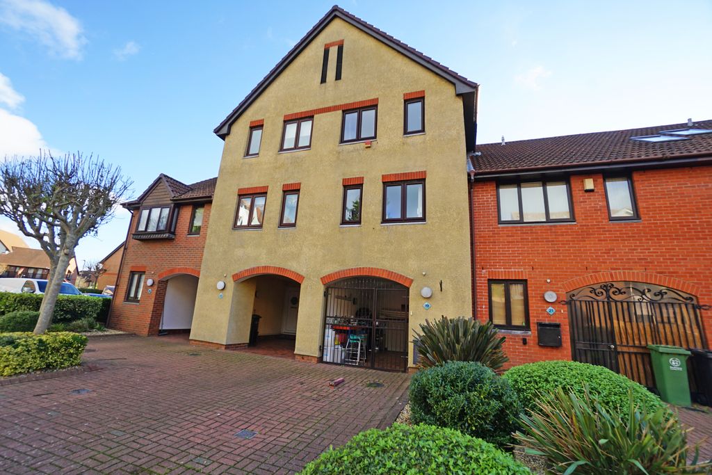 Additional image 5 of 3 bed town house for saleNewlyn Way, Port Solent PO6
