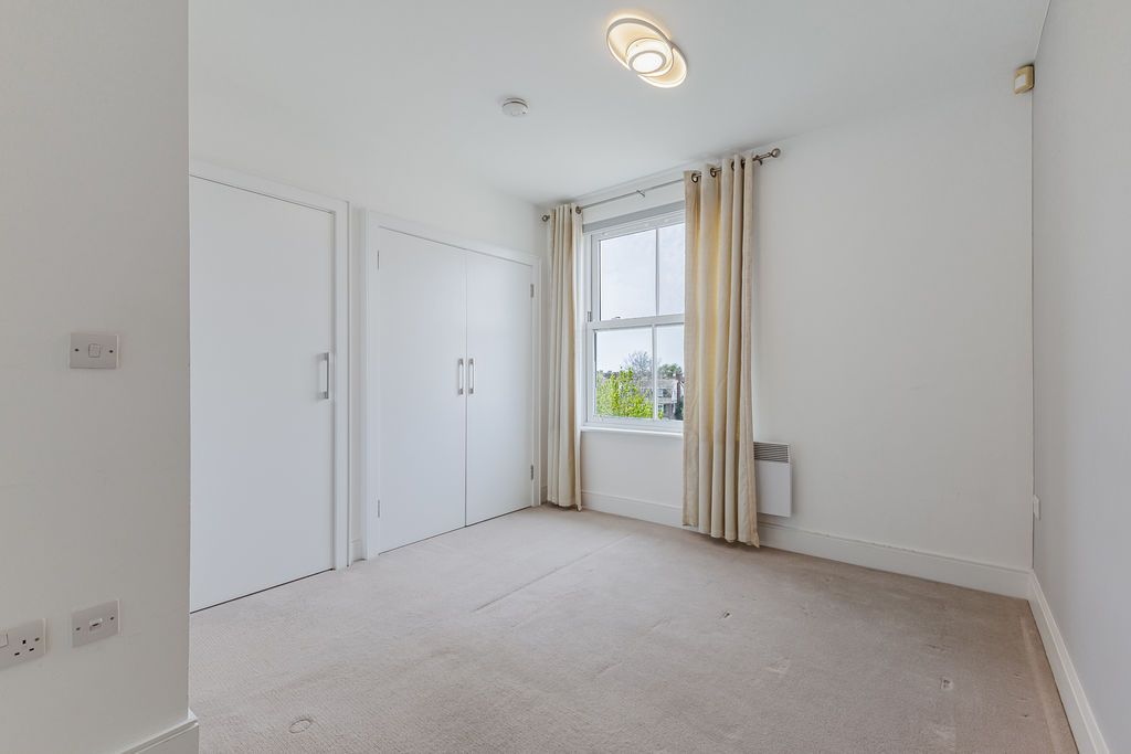 Additional image 9 of 2 bed flat for saleLewiston Close, Worcester Park KT4