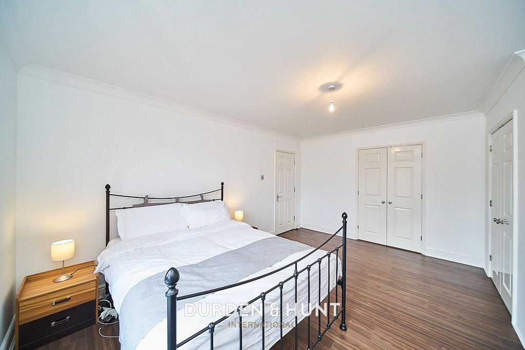 Additional image 9 of 2 bed flat for saleThe Boulevard, Woodford Green IG8
