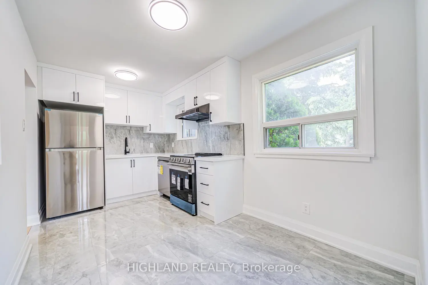 Additional image 6 of 38 Esmond Crescent