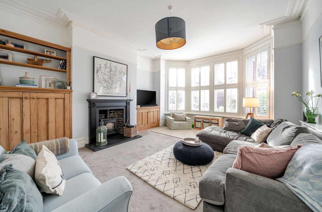 Additional image 2 of 4 bed semi-detached house for saleThornbury Avenue, Shirley, Southampton, Hampshire SO15