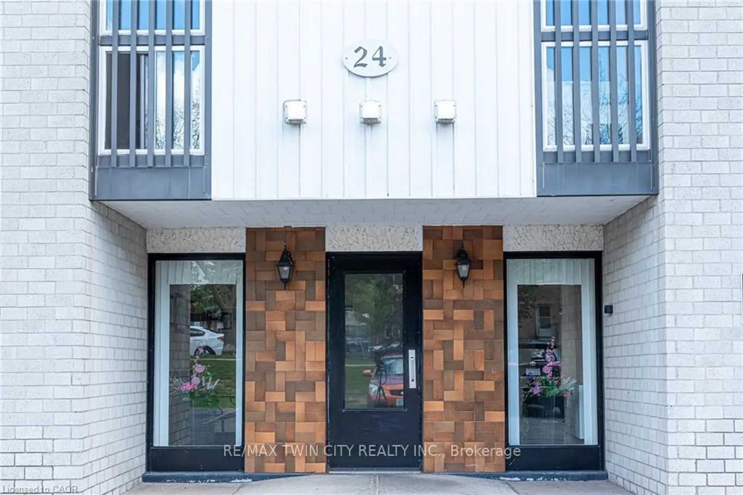 Additional image 3 of 24 Mooregate Crescent 305