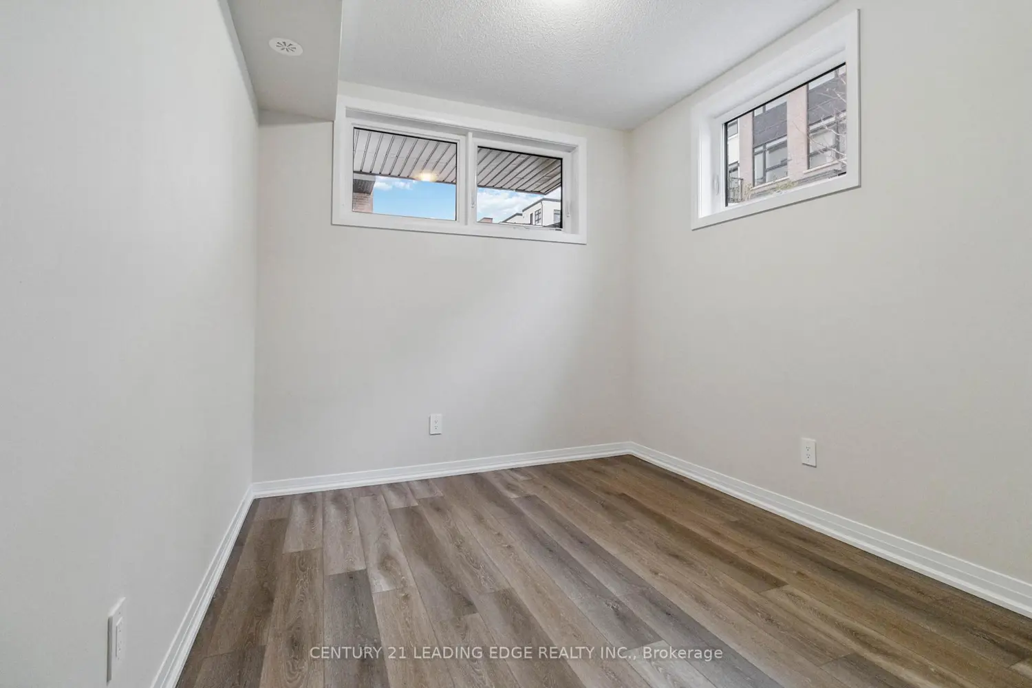 Additional image 19 of 1569 Rose Way 128