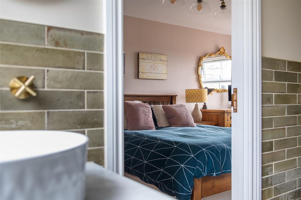 Additional image 13 of 3 bed terraced house for saleHensington Road, Woodstock OX20