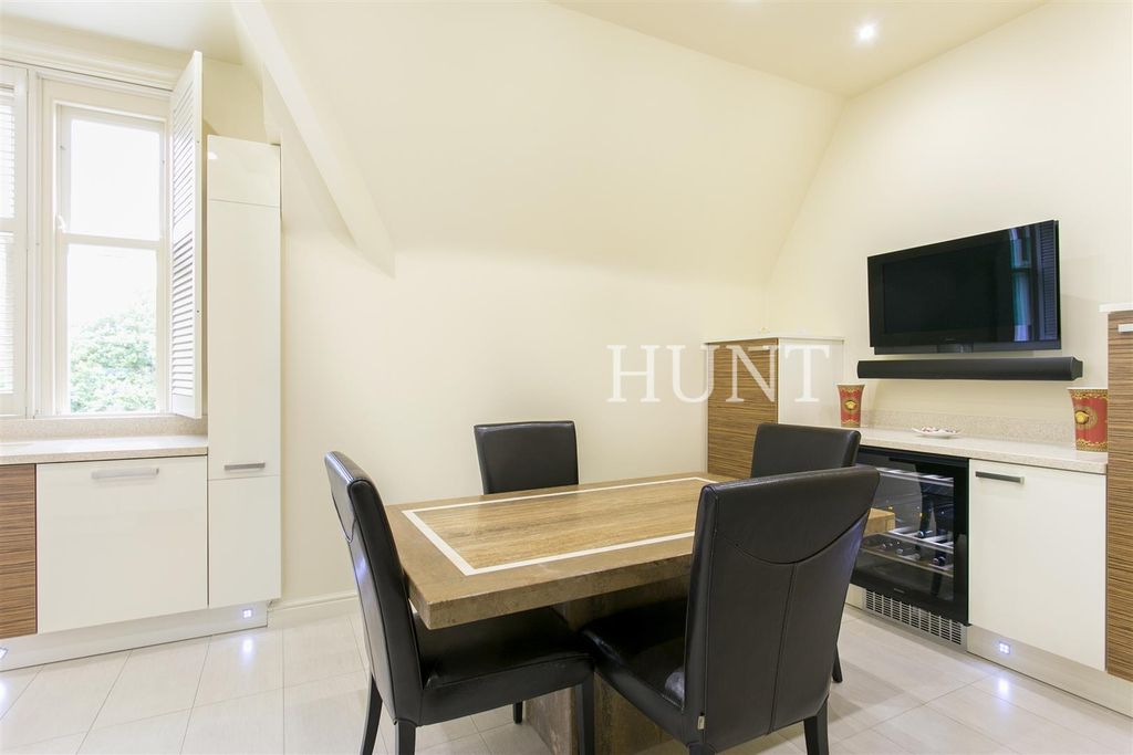 Additional image 4 of 2 bed flat for saleMontague House, Repton Park, Woodford Green, Essex IG8