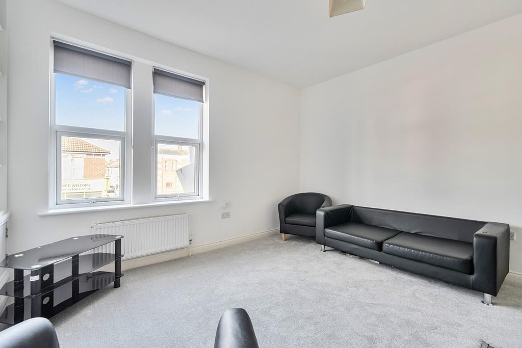 Additional image 4 of 2 bed flat for saleCopnor Road, Portsmouth PO3