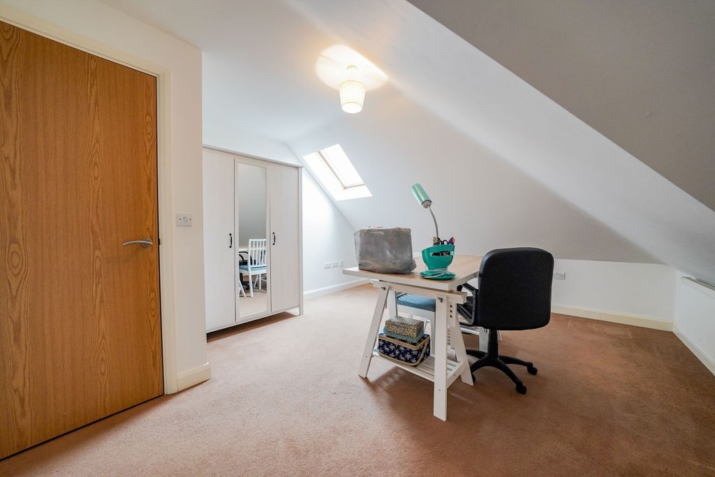 Additional image 12 of 2 bed flat for saleCheckland Road, Thurmaston, Leicestershire LE4