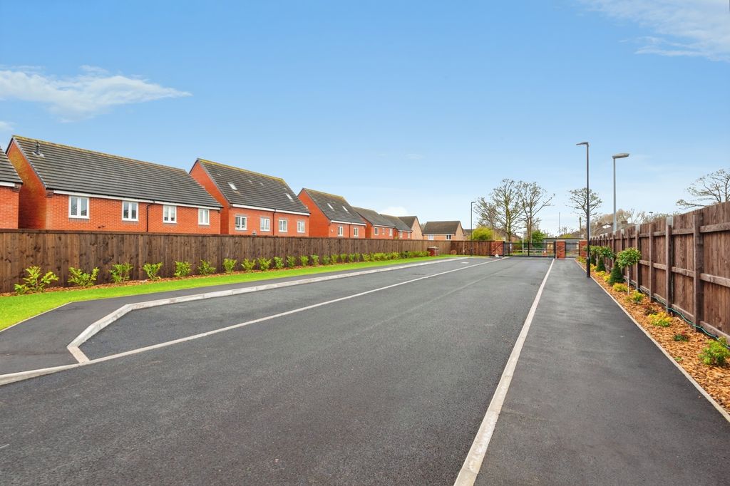Additional image 4 of 5 bed detached house for saleVictoria Place, Bevan Way, Widnes, Cheshire WA8