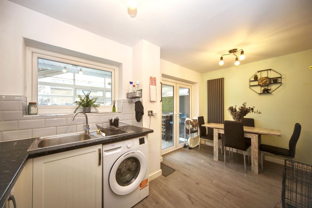 Additional image 10 of 3 bed semi-detached house for salePetworth Avenue, Wigan WN3