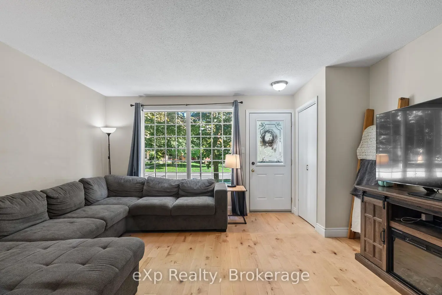 286 Dufferin Street photo 2