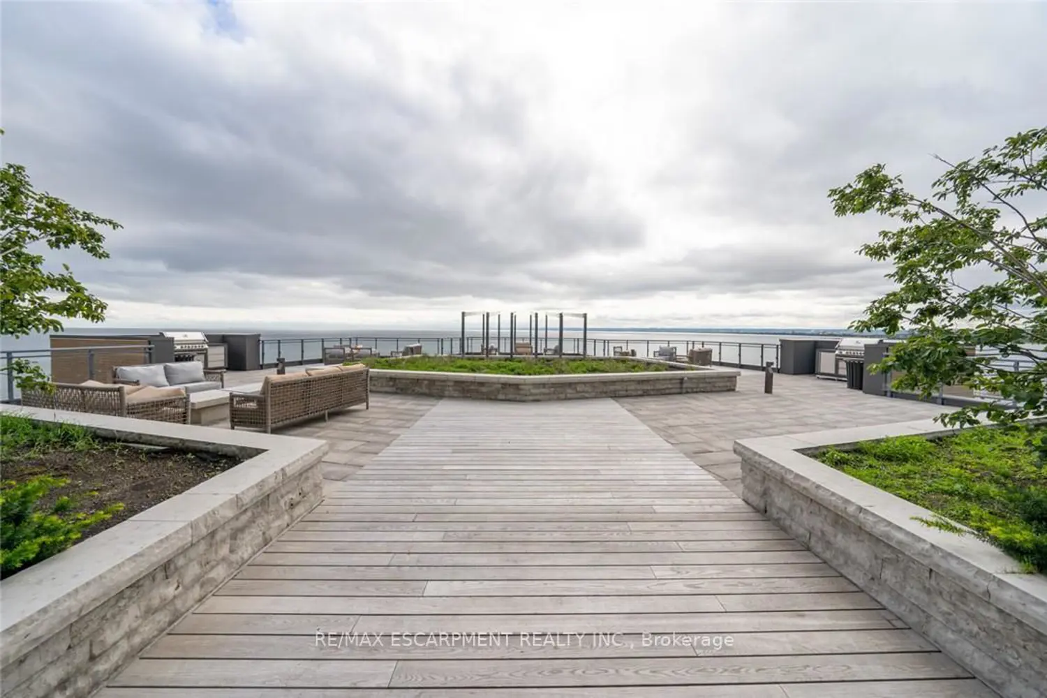 Additional image 15 of 2060 Lakeshore Road 1102