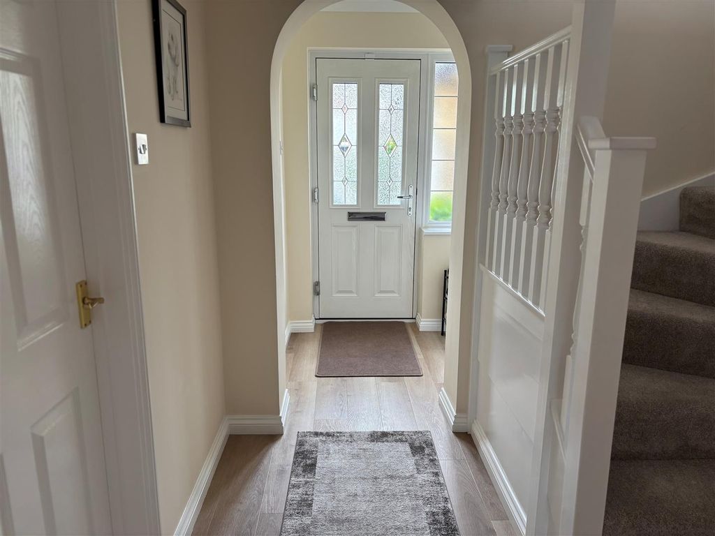 Additional image 13 of 4 bed detached house for saleFriern Walk, Wickford SS12