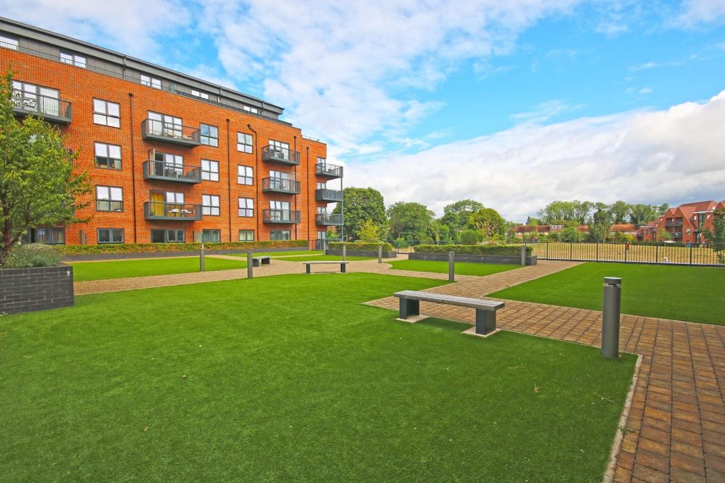 Additional image 3 of 2 bed flat for sale5 Pitcher Lane, Ashford TW15