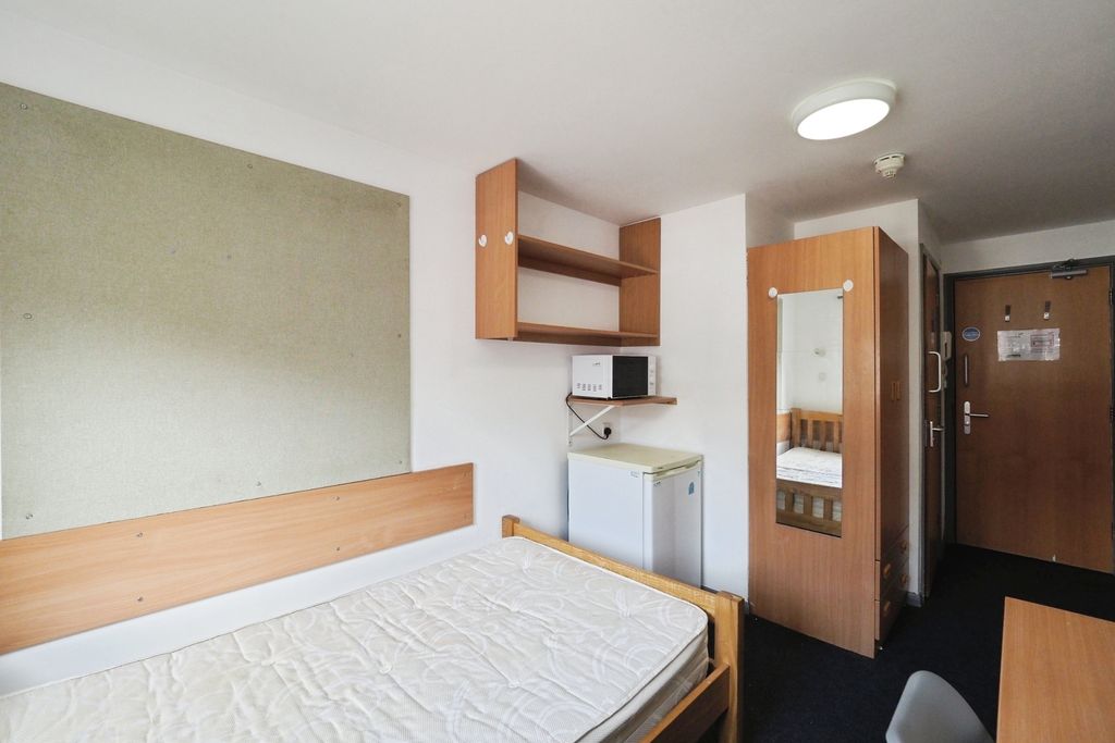 Additional image 8 of Studio for sale58-60 Woodgate, Loughborough LE11