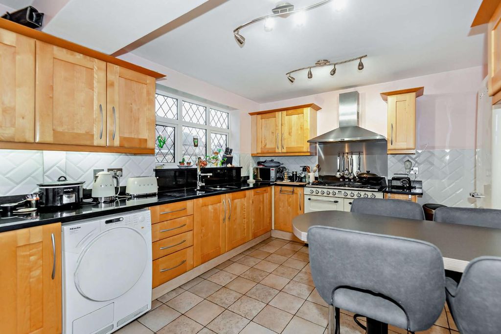 Additional image 8 of 4 bed detached house for saleClockhouse Lane, Ashford TW15