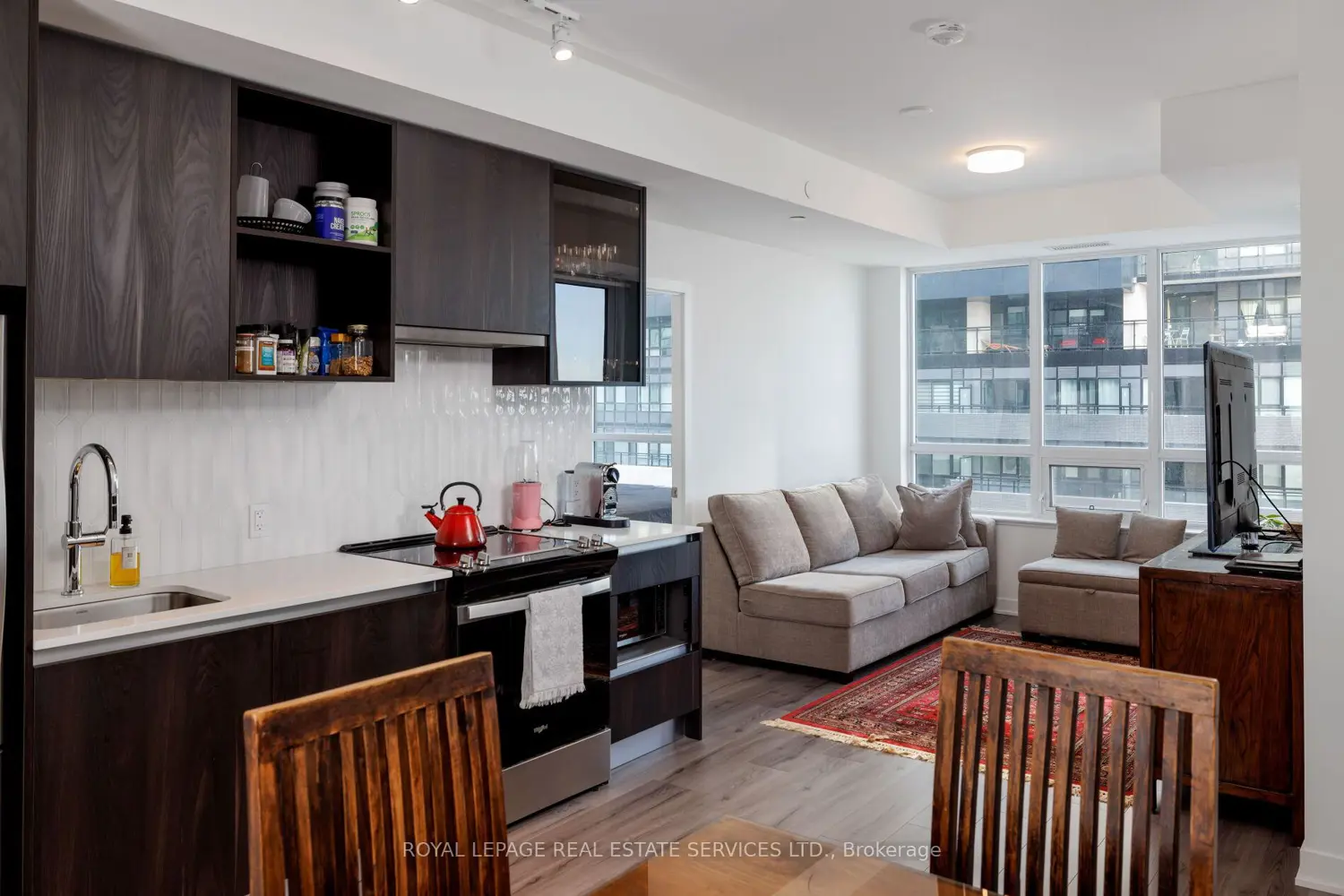 Additional image 7 of 405 Dundas Street 424