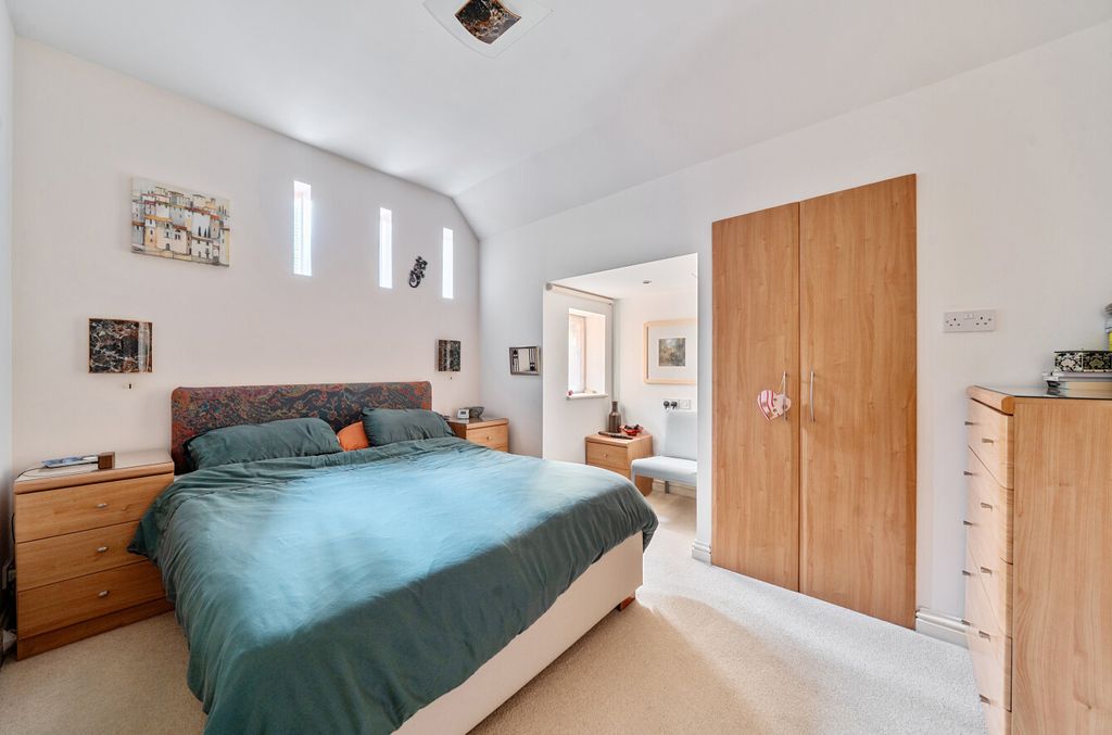 Additional image 14 of 2 bed maisonette for saleMurdoch Road, Wokingham, Berkshire RG40