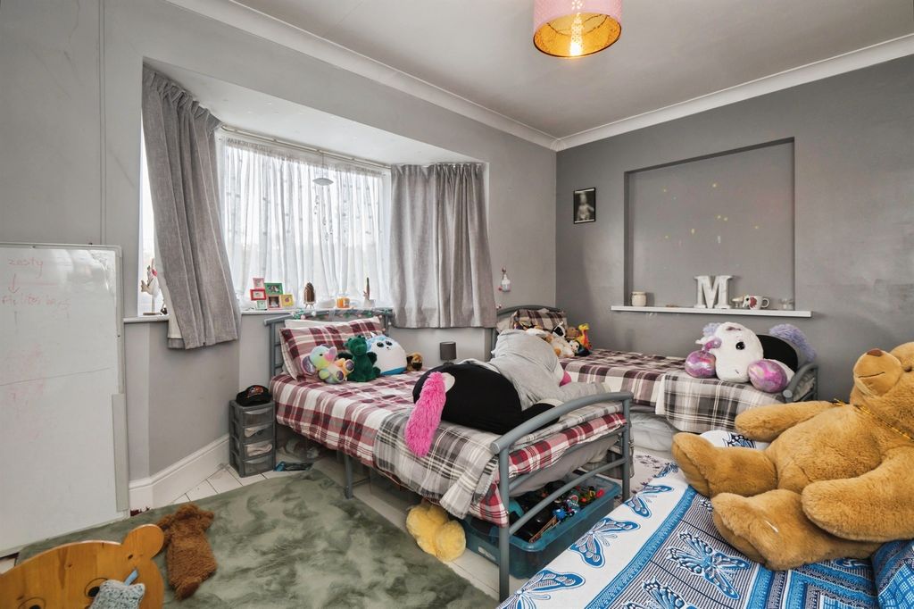 Additional image 10 of 4 bed semi-detached house for saleCoxford Road, Southampton SO16