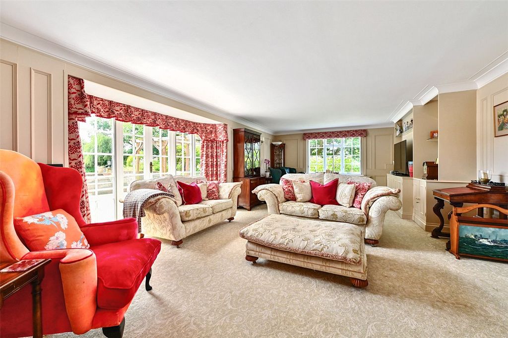 Additional image 12 of 6 bed detached house for saleWhite Horse Lane, Finchampstead, Wokingham, Berkshire RG40