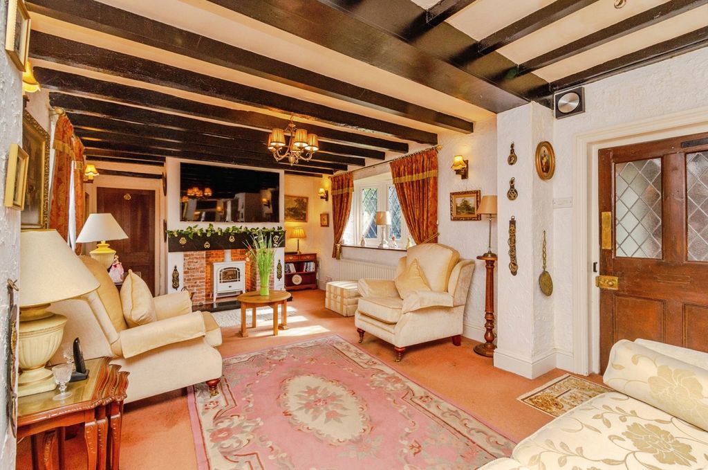 Additional image 2 of 3 bed cottage for saleChurch Road, Tettenhall Wood, Wolverhampton WV6