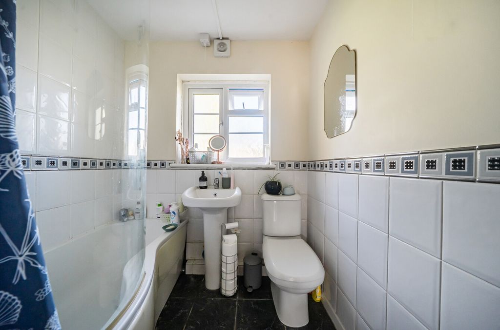 Additional image 9 of 2 bed flat for saleSilverdale Road, Banister Park, Southampton, Hampshire SO15
