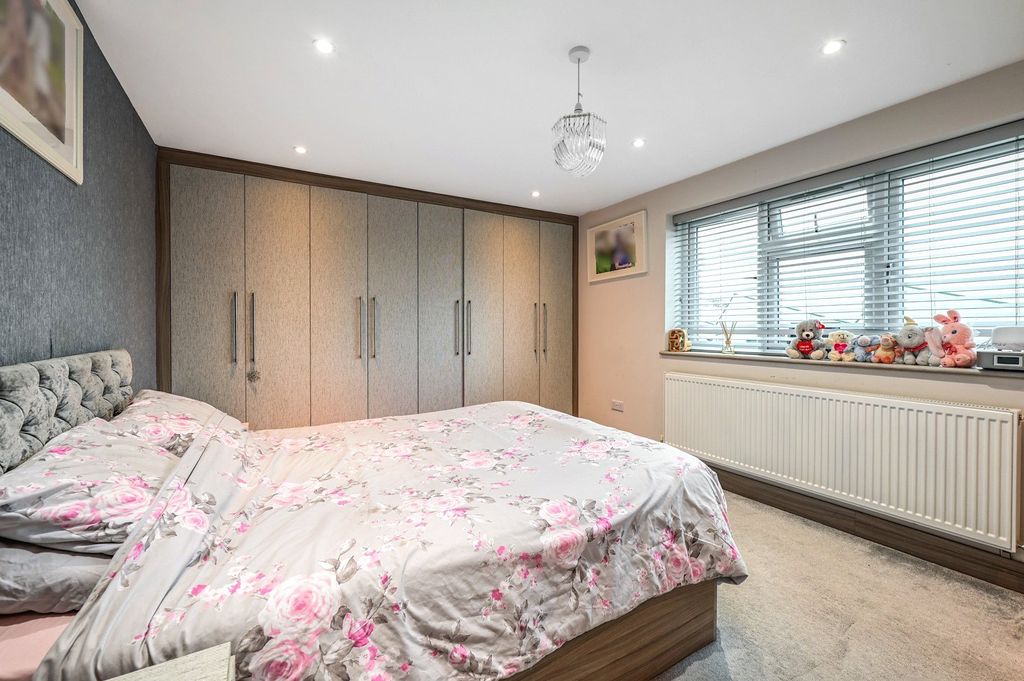Additional image 13 of 6 bed semi-detached house for saleAshford, Surrey TW15