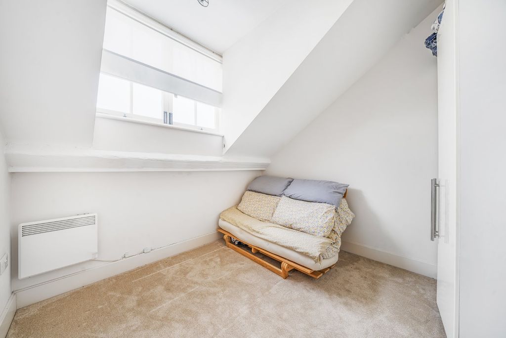 Additional image 11 of 2 bed flat for saleGunwharf Quays, Portsmouth PO1