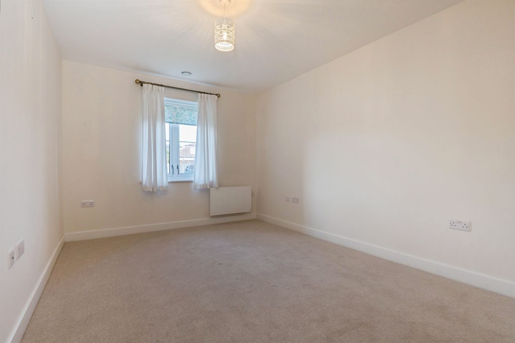 Additional image 7 of 2 bed flat for saleHampton Close, Southampton SO15