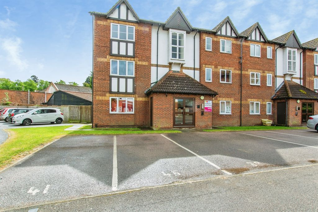 2 bed flat for saleMill Close, Wisbech PE13