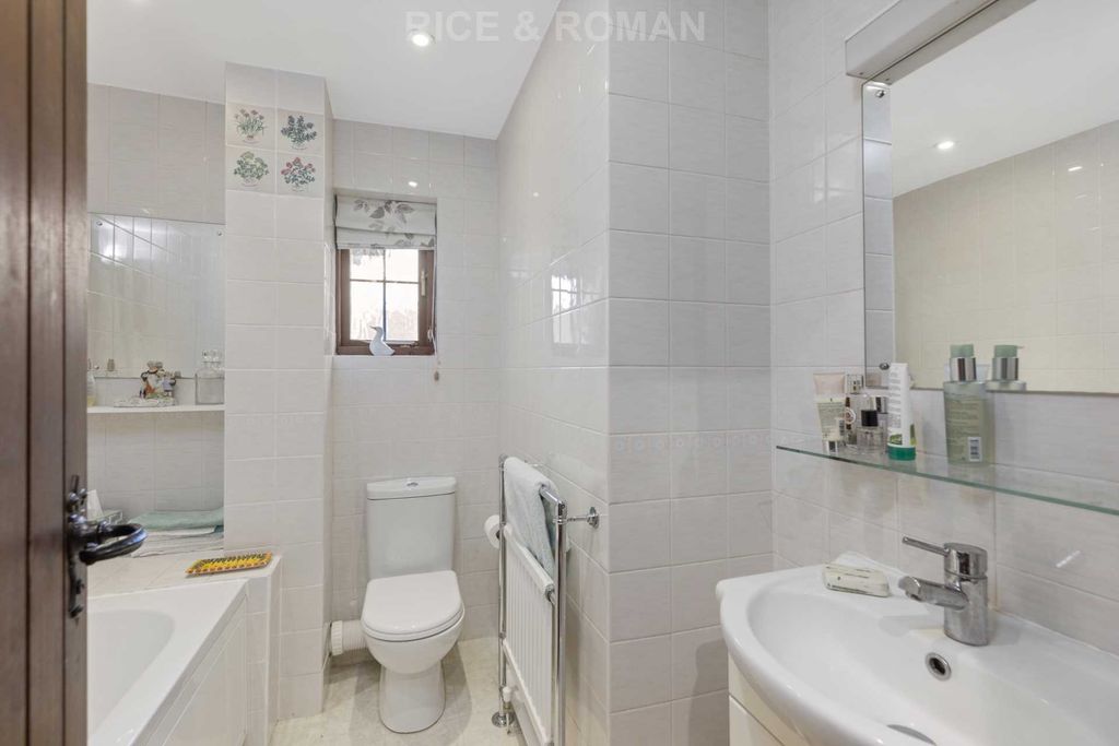 Additional image 16 of 5 bed detached house for saleSnows Ride, Windlesham GU20