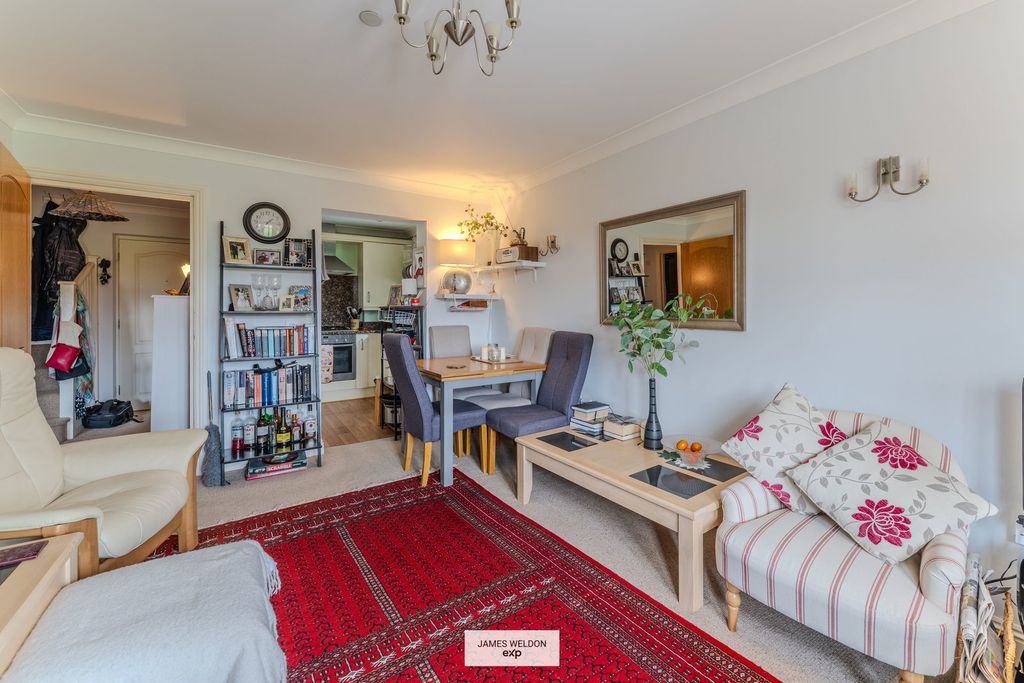 Additional image 8 of 2 bed flat for salePark Lane Court, Park Lane, Wimborne BH21