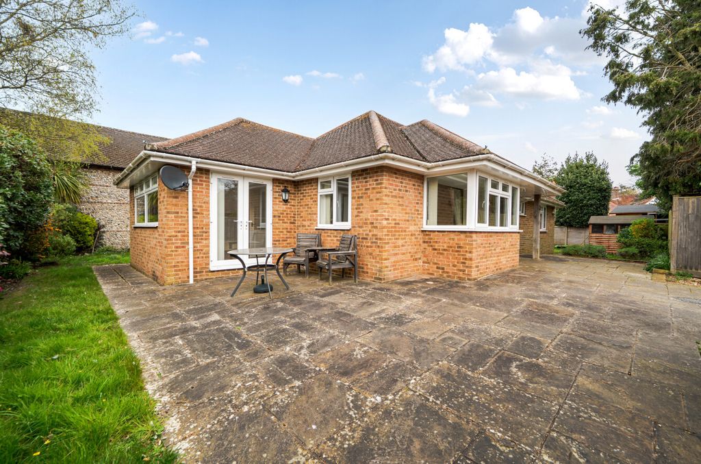 2 bed bungalow for saleSeldens Way, Worthing, West Sussex BN13