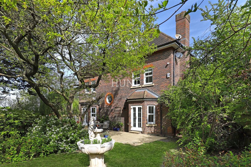 Additional image 29 of 6 bed detached house for saleRegents Drive, Repton Park, Woodford Green, Essex IG8