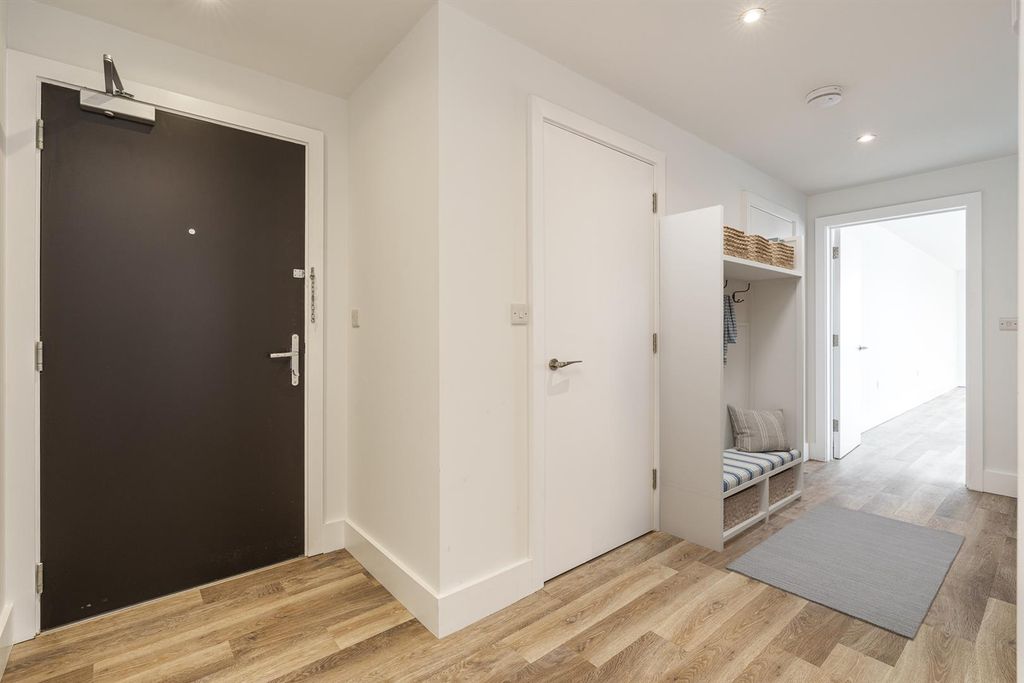 Additional image 5 of 2 bed flat for sale24 Lindfield Place, Worthing BN11