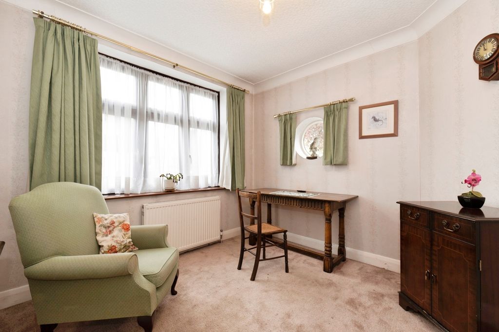 Additional image 5 of 4 bed detached house for saleManor Way, Worcester Park KT4