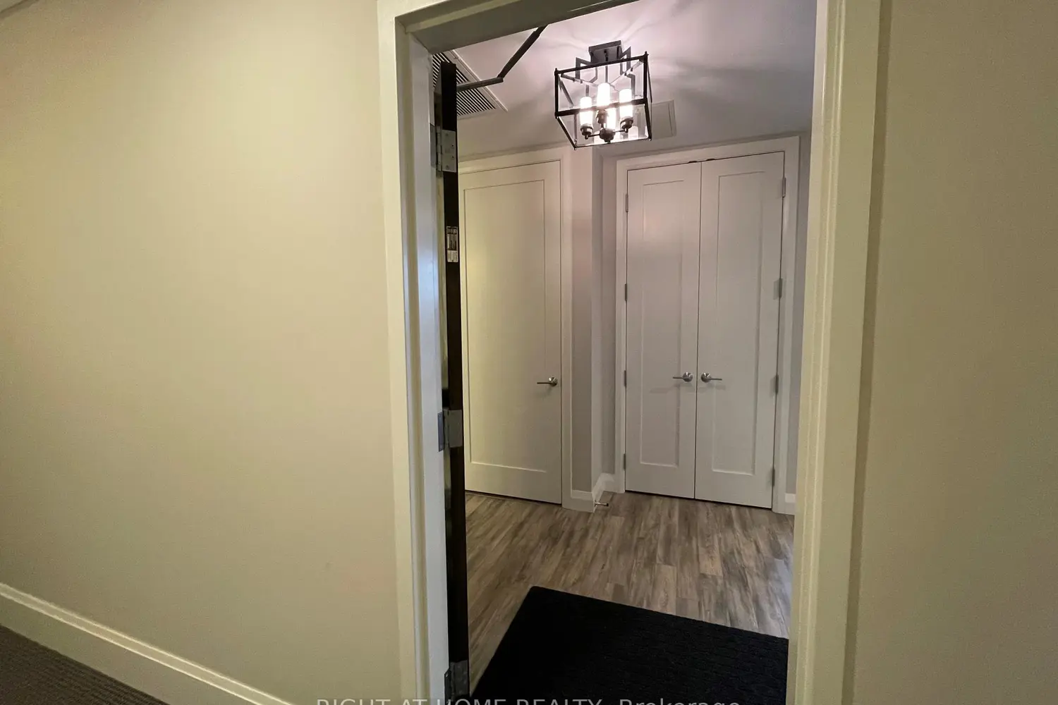 Additional image 7 of 118 King Street 1015