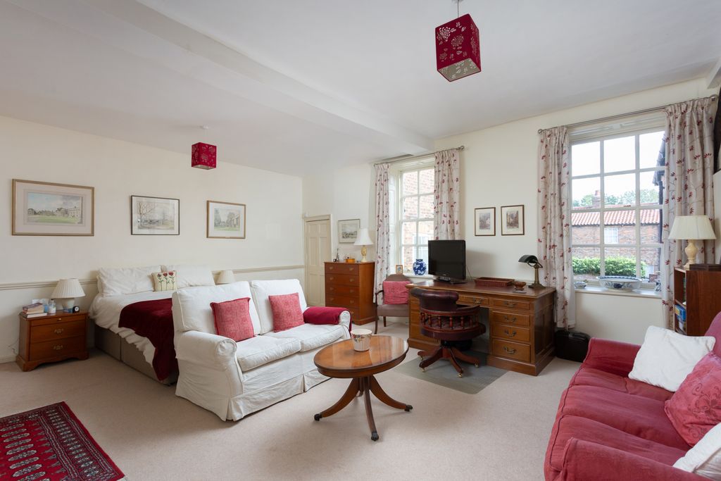 Additional image 10 of 2 bed flat for saleOgleforth, York, North Yorkshire YO1