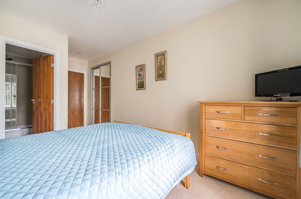 Additional image 14 of 2 bed flat for saleWoolf Drive, Wokingham, Berkshire RG40