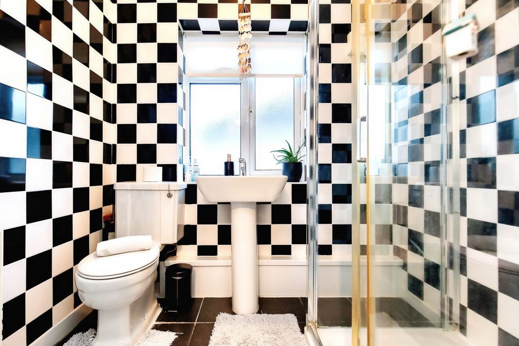 Additional image 14 of 3 bed semi-detached house for saleLindisfarne Road, Corby NN17