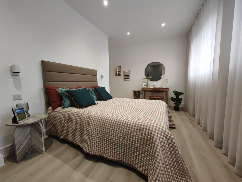 Additional image 9 of 2 bed flat for salePeach Street, Wokingham RG40
