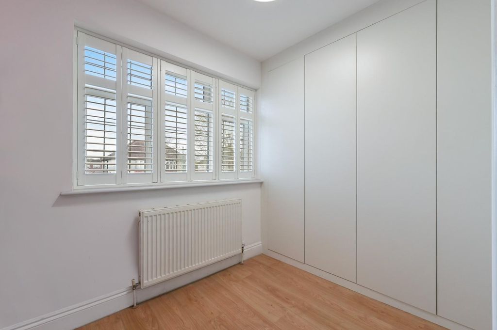 Additional image 16 of 6 bed semi-detached house for saleOaks Avenue, Worcester Park KT4