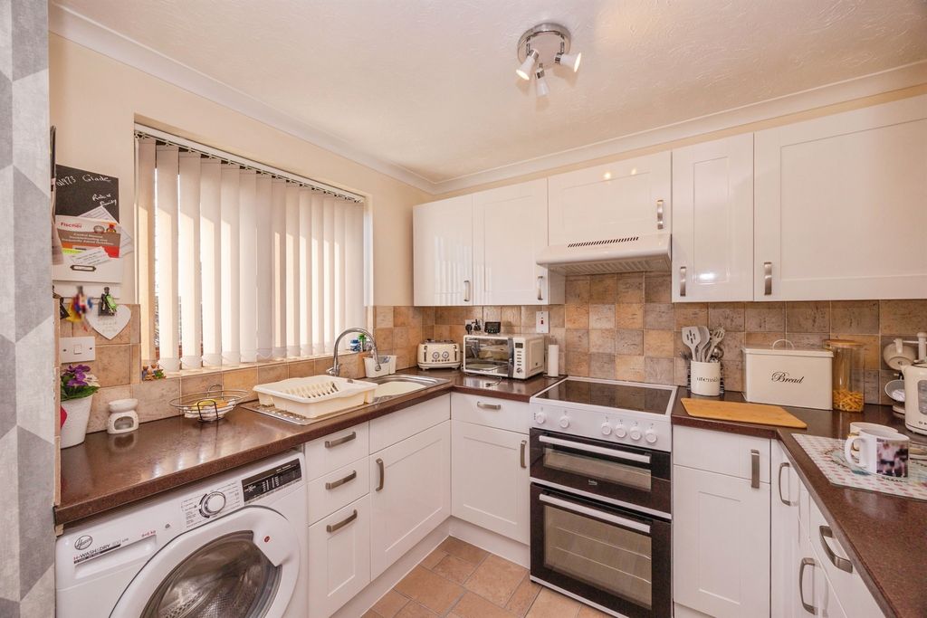 Additional image 7 of 1 bed flat for saleOld Canal, Southsea PO4