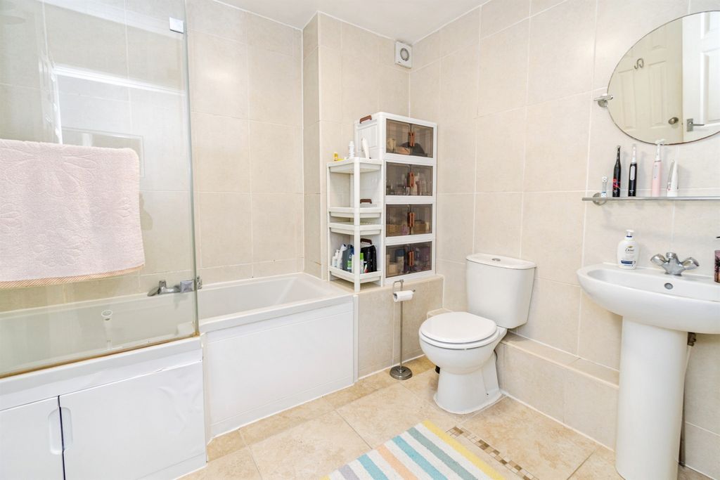 Additional image 10 of 2 bed flat for saleNorthlands Road, Southampton SO15