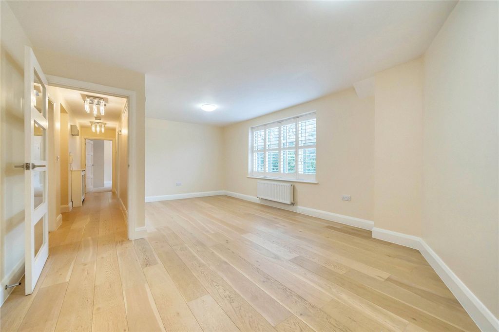 Additional image 8 of 2 bed flat for saleMilton Road, Wokingham, Berkshire RG40
